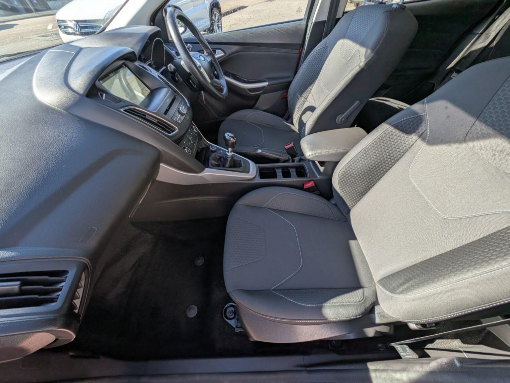 FORD FOCUS