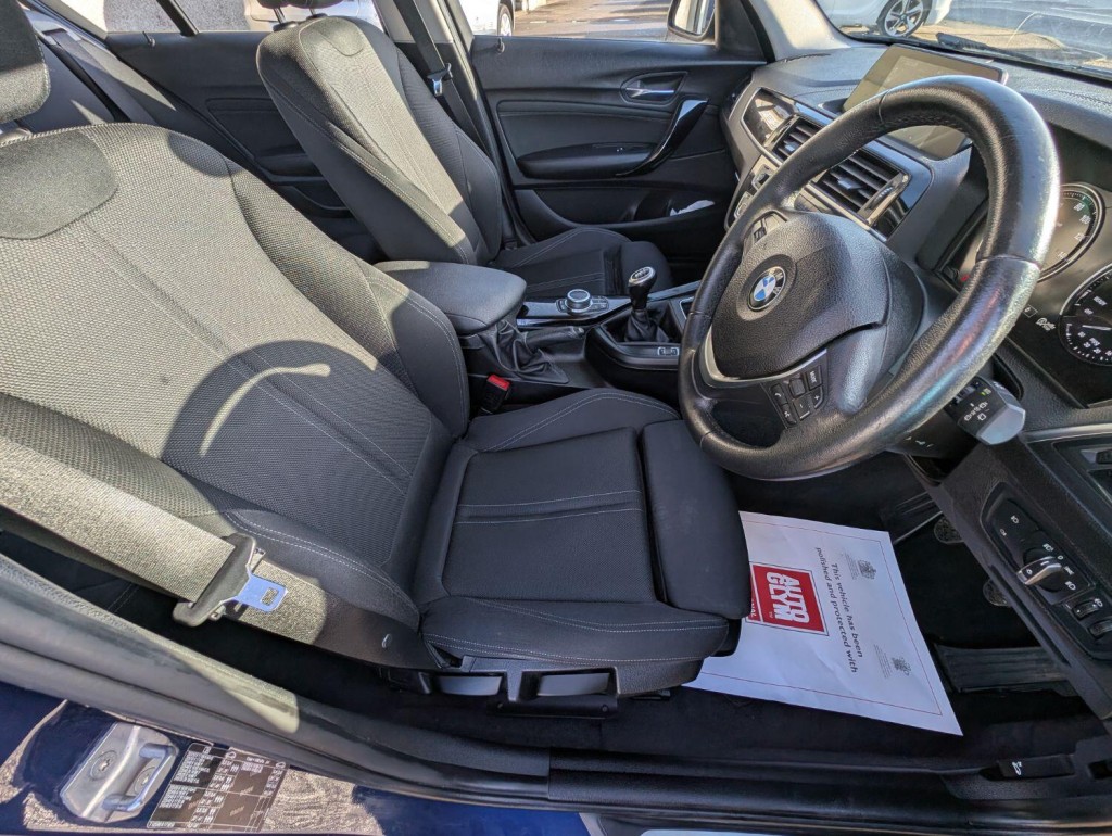 BMW 1 SERIES