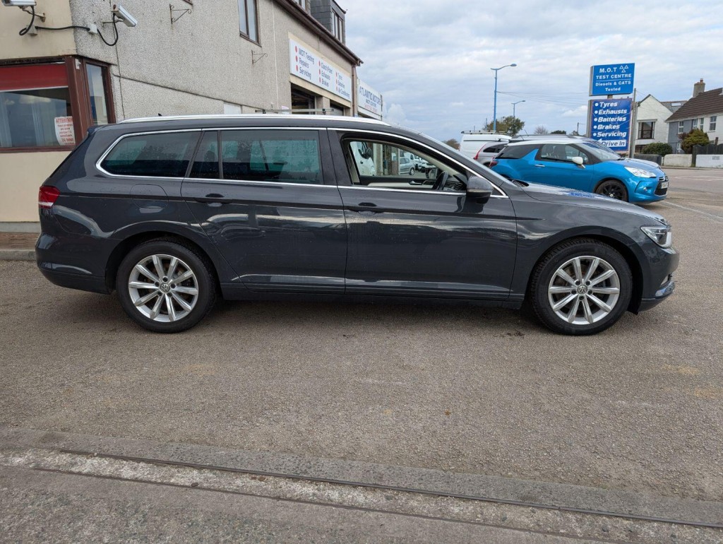 VOLKSWAGEN PASSAT