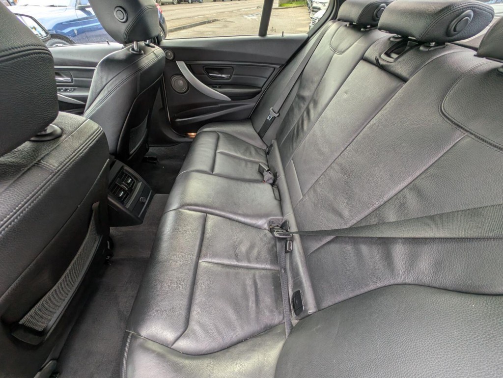 BMW 3 SERIES