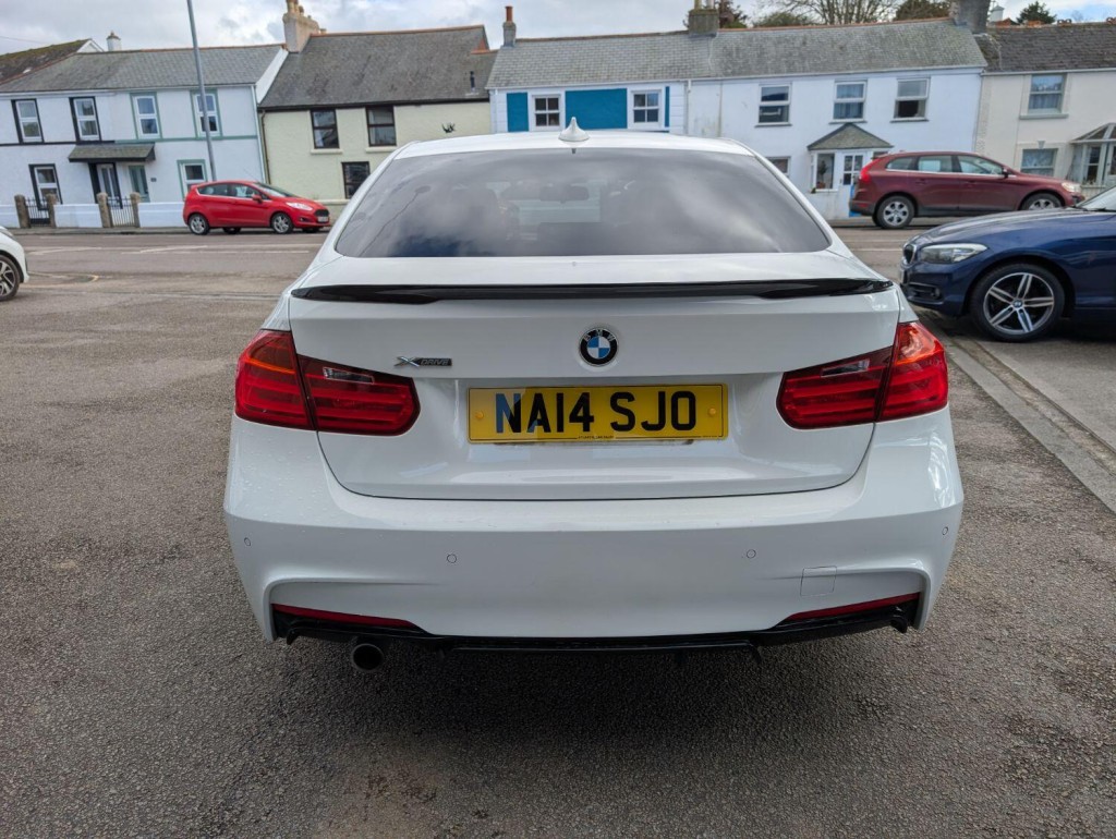 BMW 3 SERIES