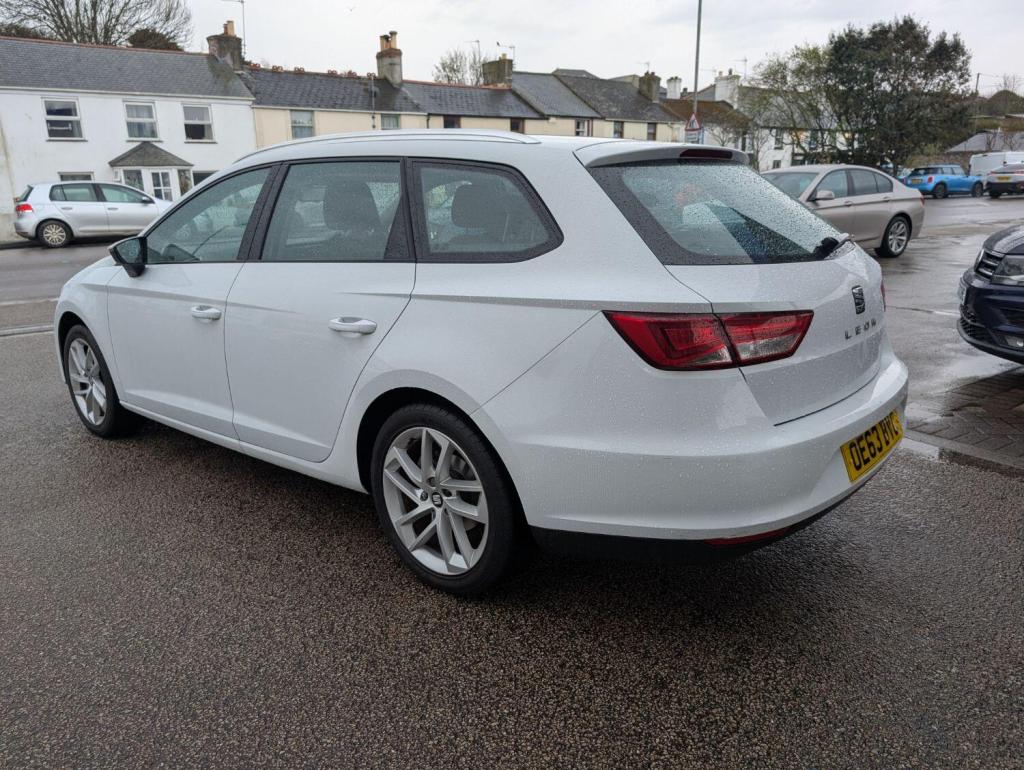 SEAT LEON