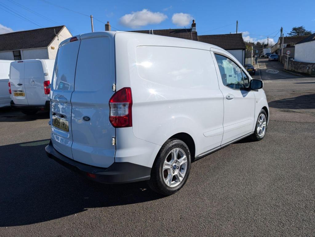 FORD TRANSIT COURIER