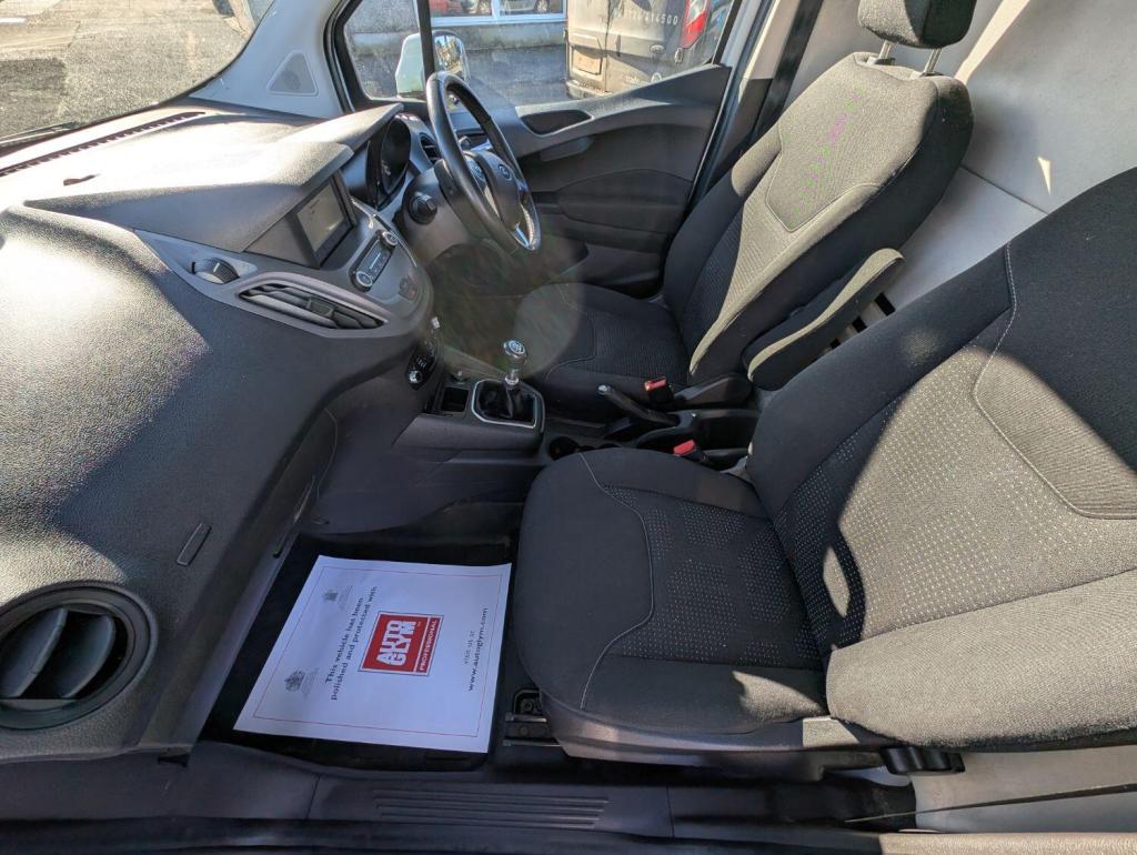 FORD TRANSIT COURIER