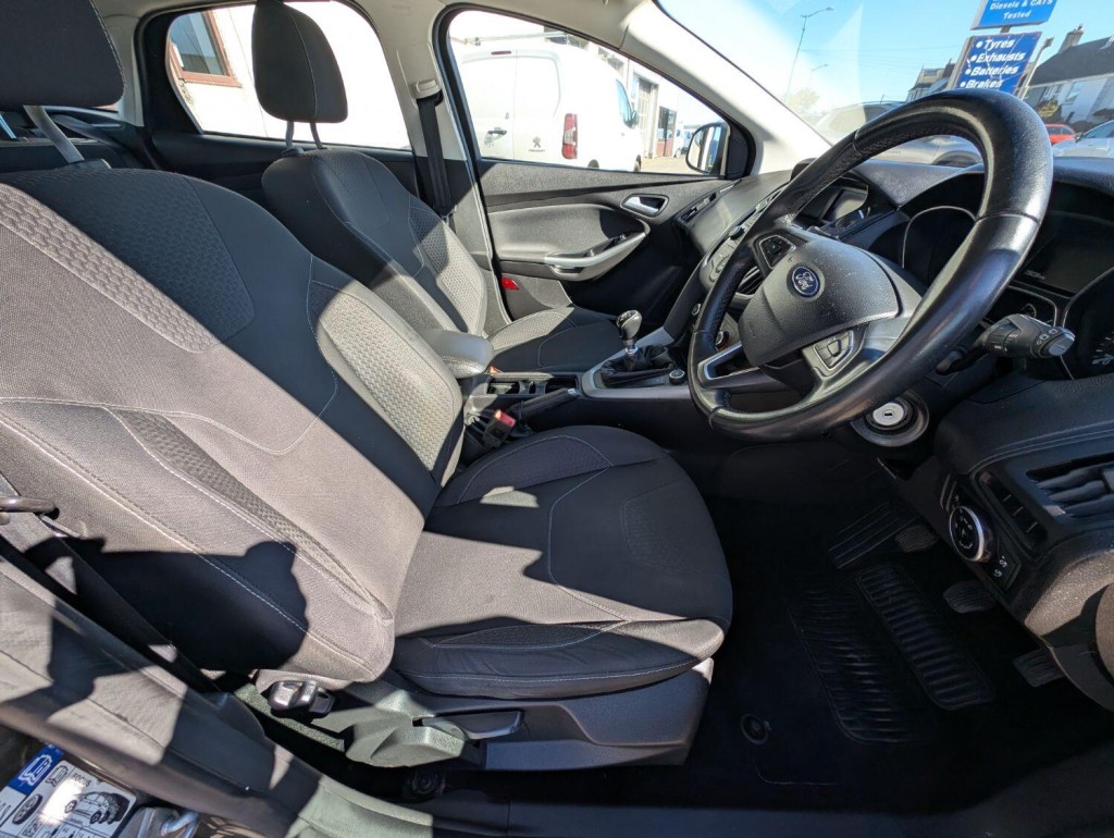 FORD FOCUS