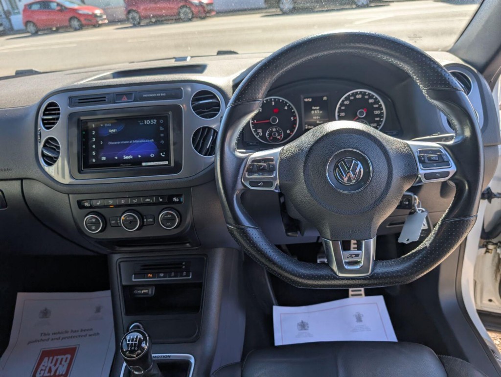 VOLKSWAGEN TIGUAN
