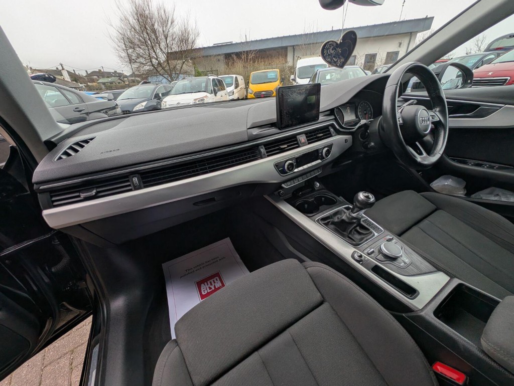 AUDI A4 AVANT