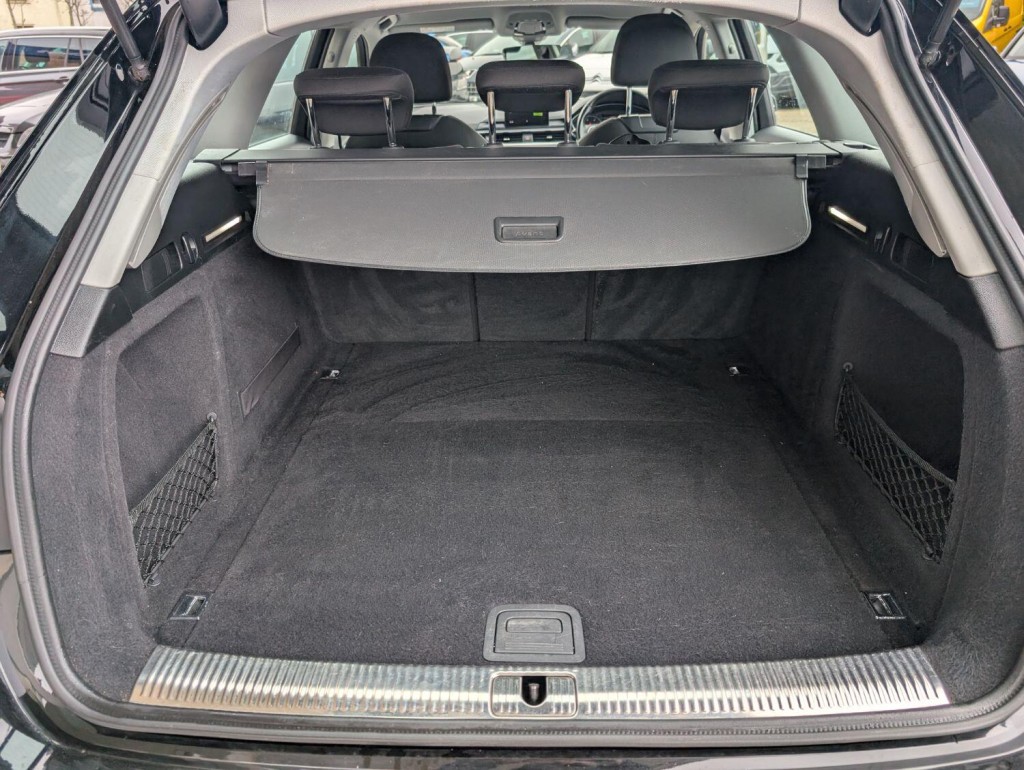 AUDI A4 AVANT