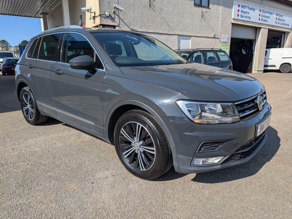 VOLKSWAGEN TIGUAN