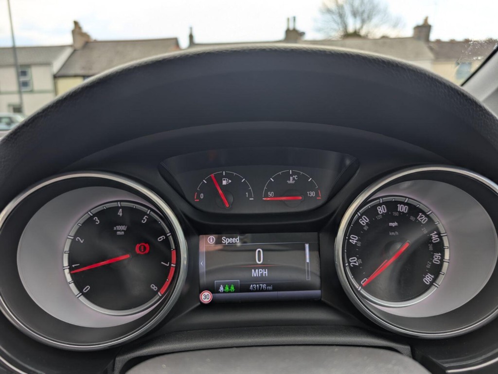 VAUXHALL ASTRA