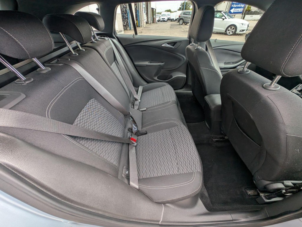 VAUXHALL ASTRA