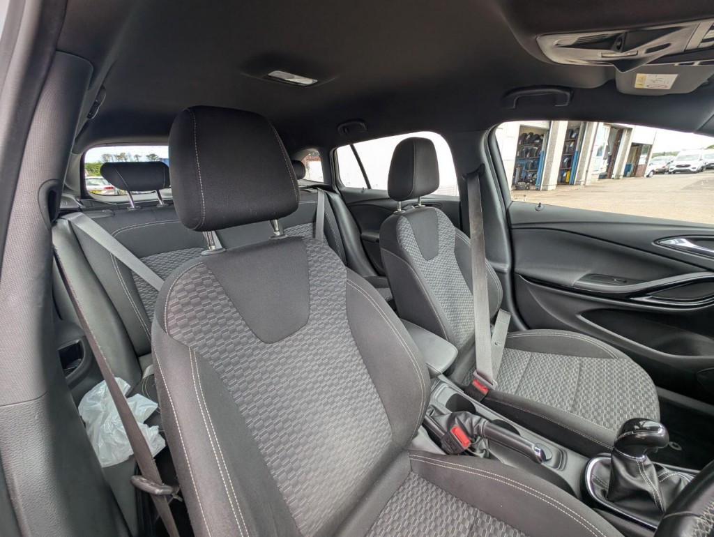 VAUXHALL ASTRA