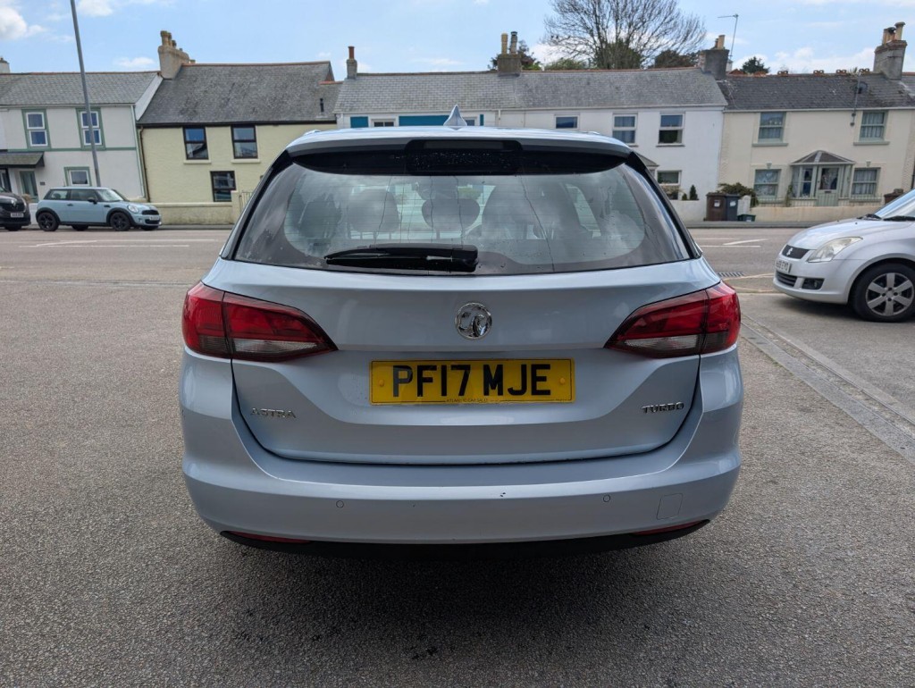 VAUXHALL ASTRA