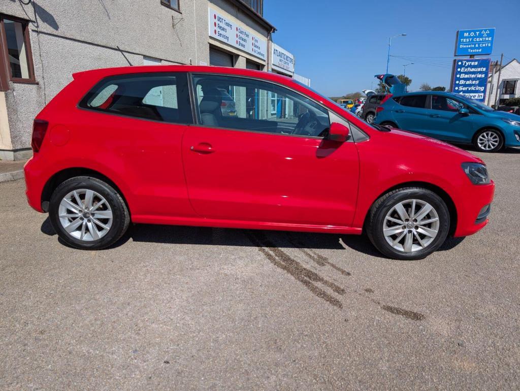 VOLKSWAGEN POLO