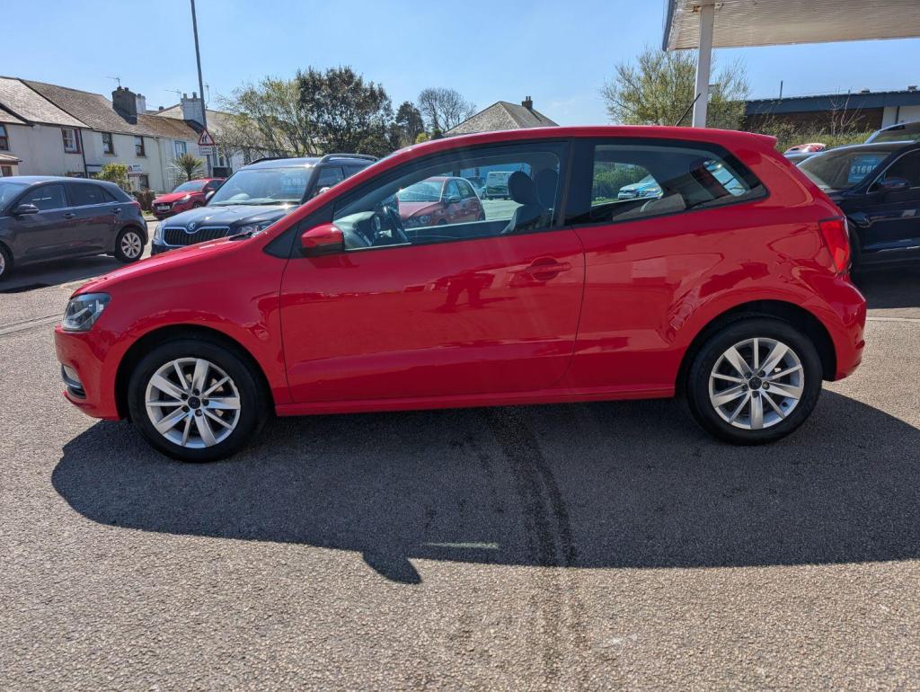 VOLKSWAGEN POLO