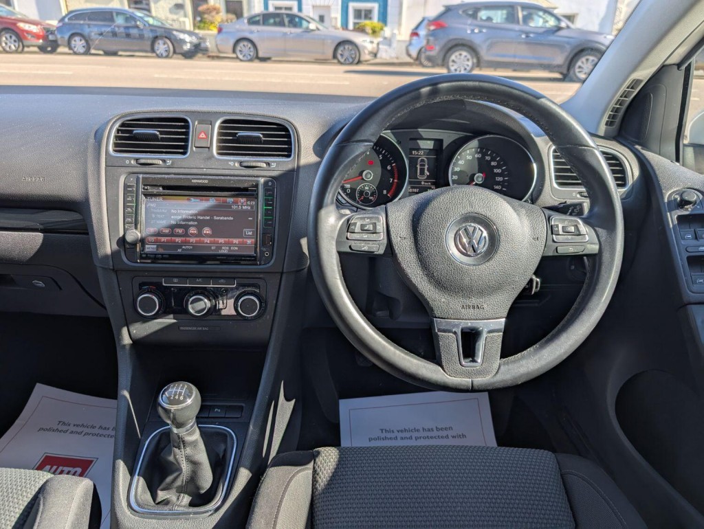 VOLKSWAGEN GOLF