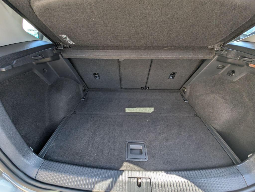 VOLKSWAGEN GOLF SV
