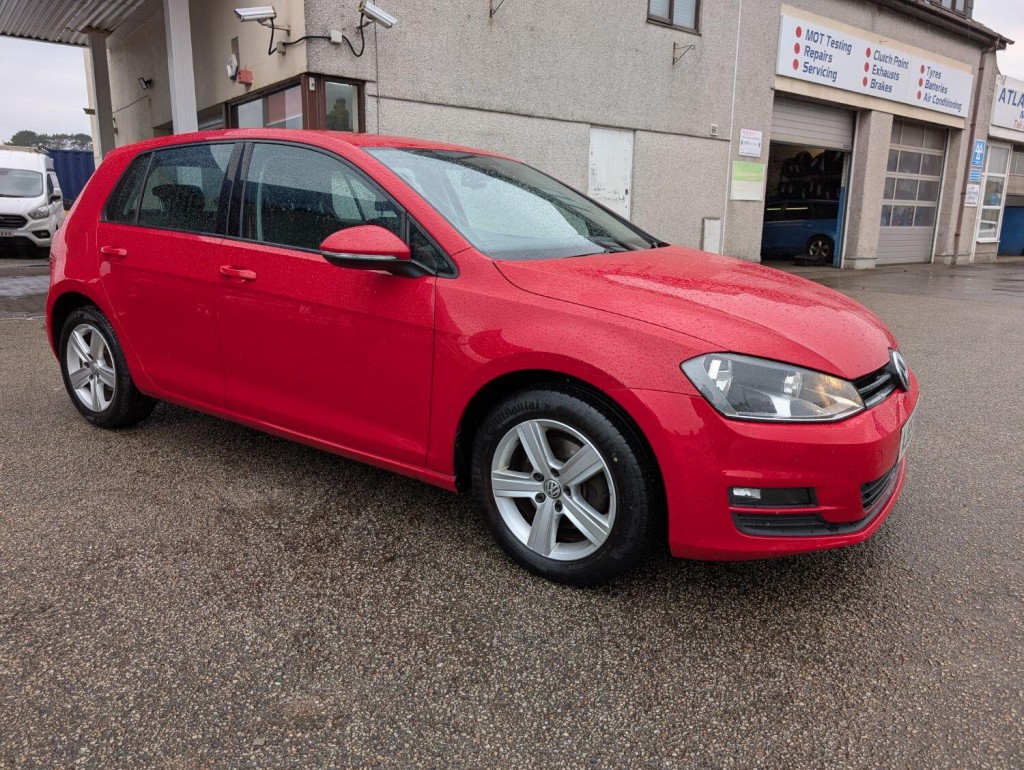 VOLKSWAGEN GOLF