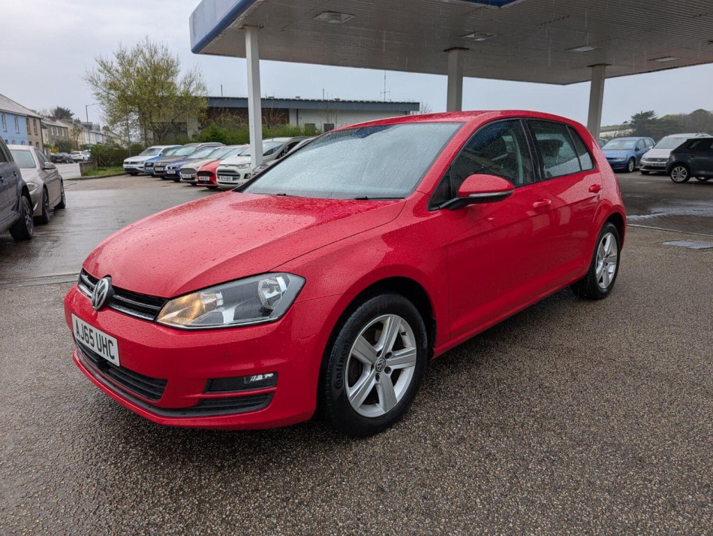 VOLKSWAGEN GOLF