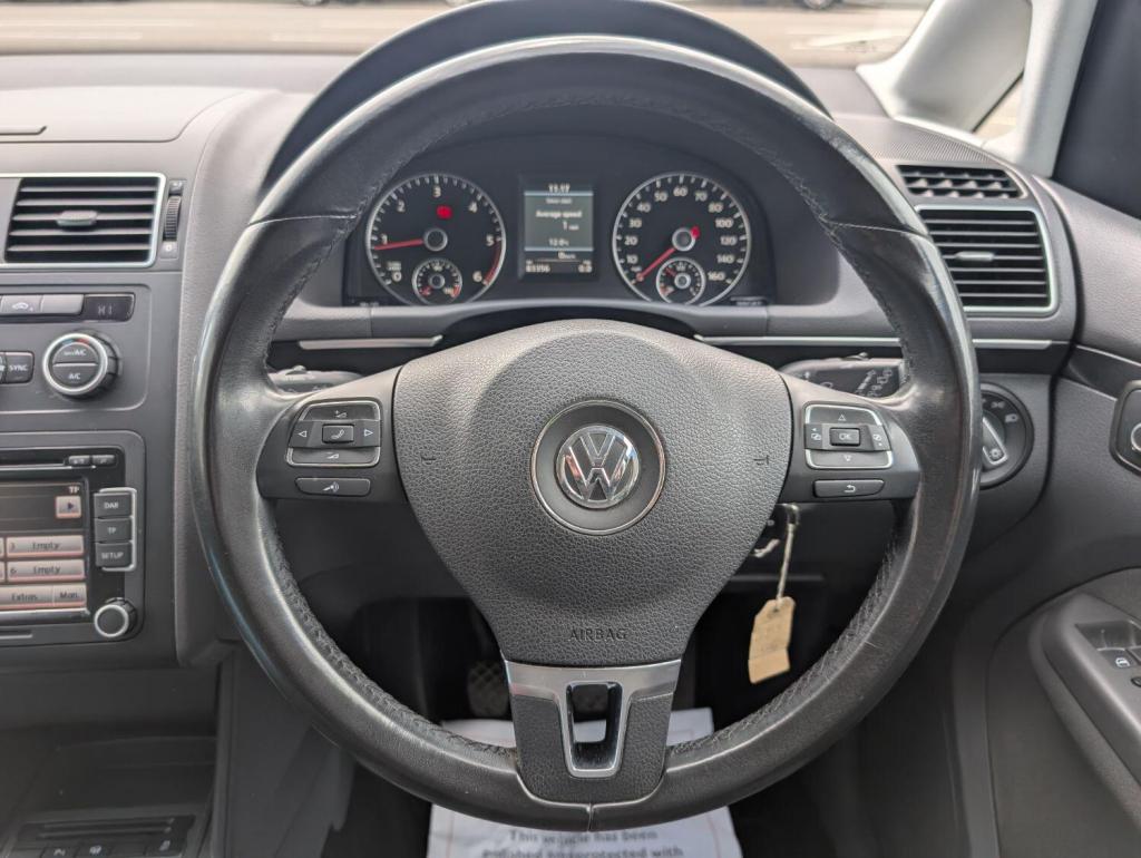 VOLKSWAGEN TOURAN
