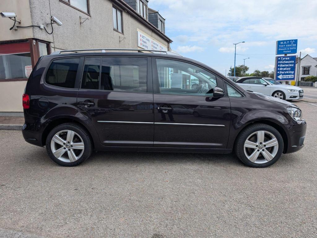 VOLKSWAGEN TOURAN