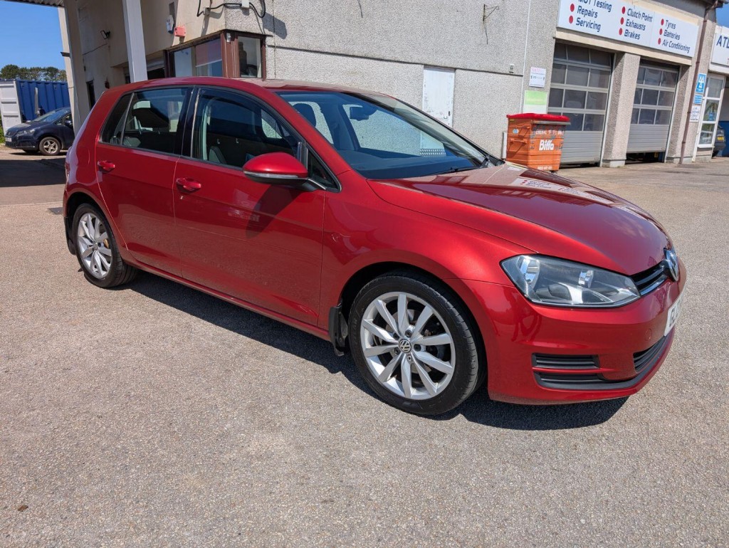 VOLKSWAGEN GOLF