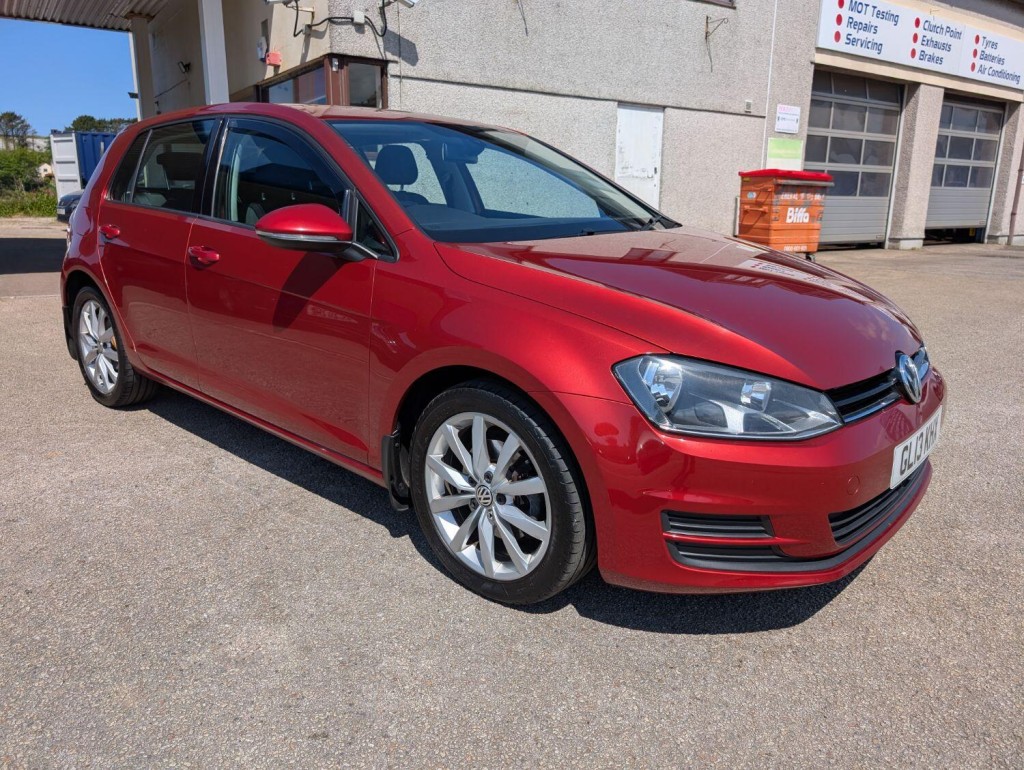VOLKSWAGEN GOLF