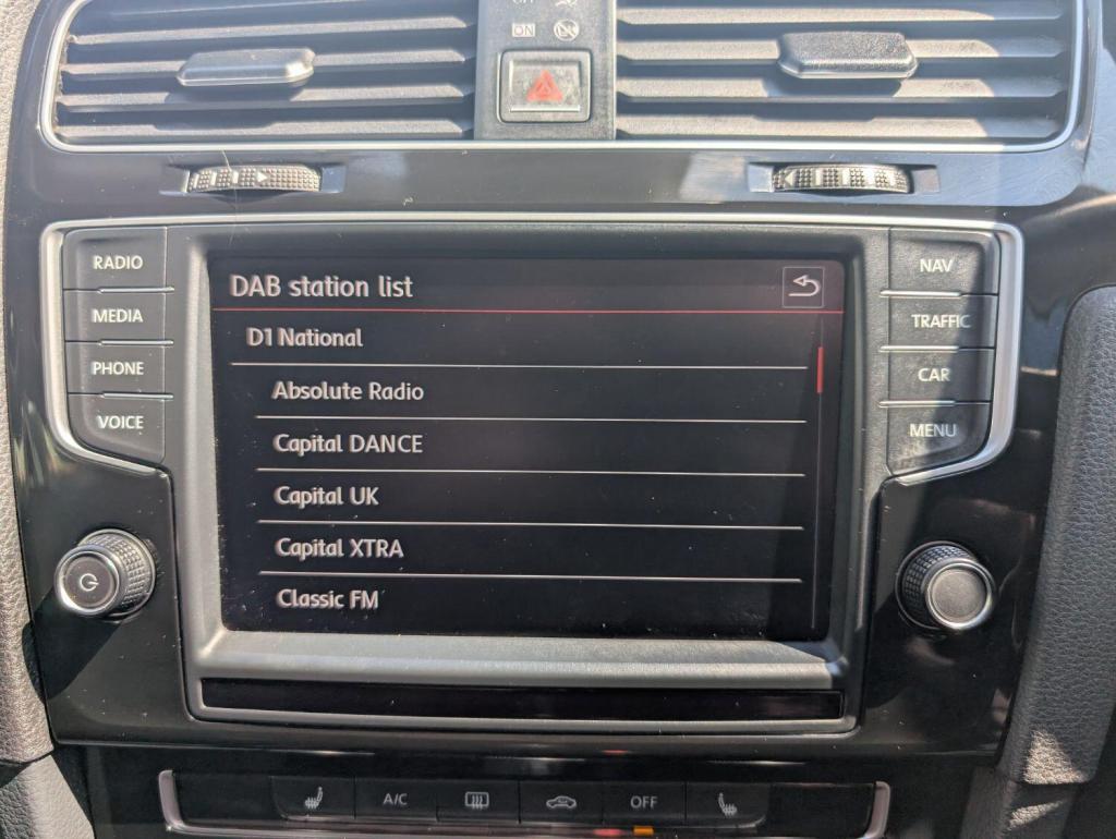 VOLKSWAGEN GOLF