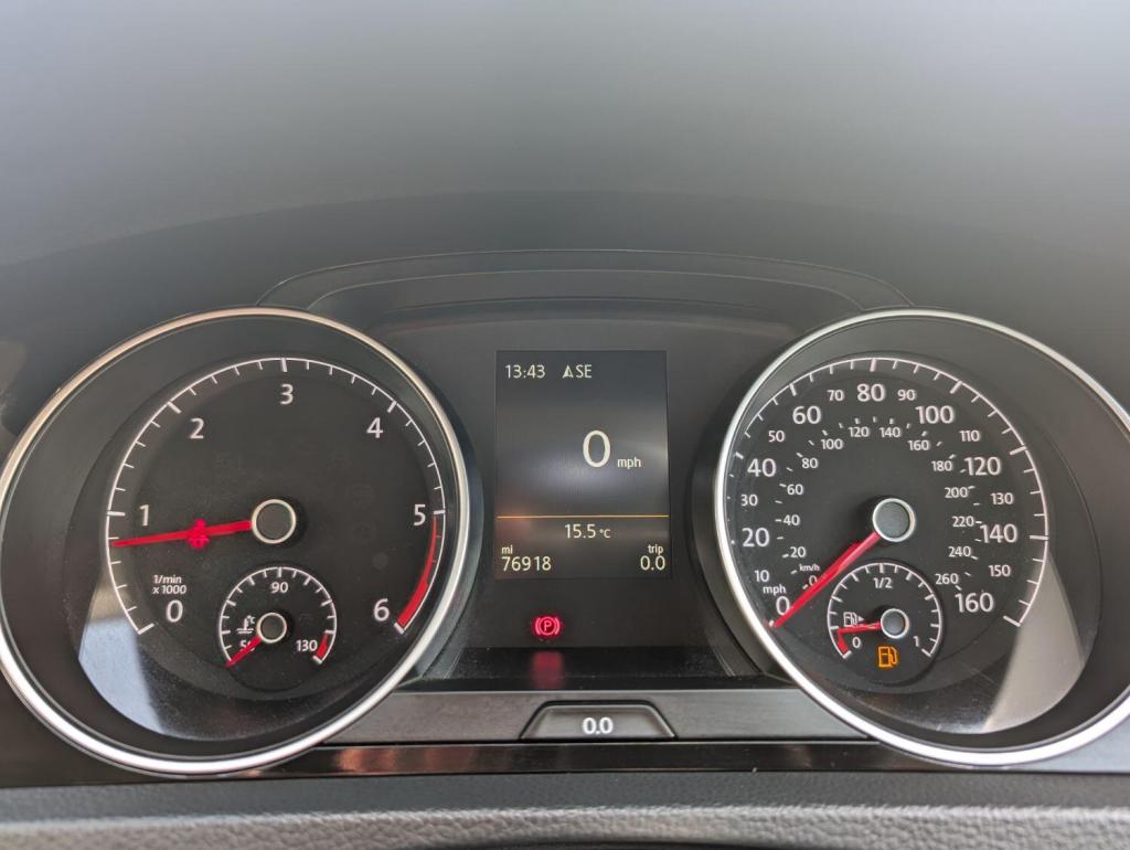 VOLKSWAGEN GOLF
