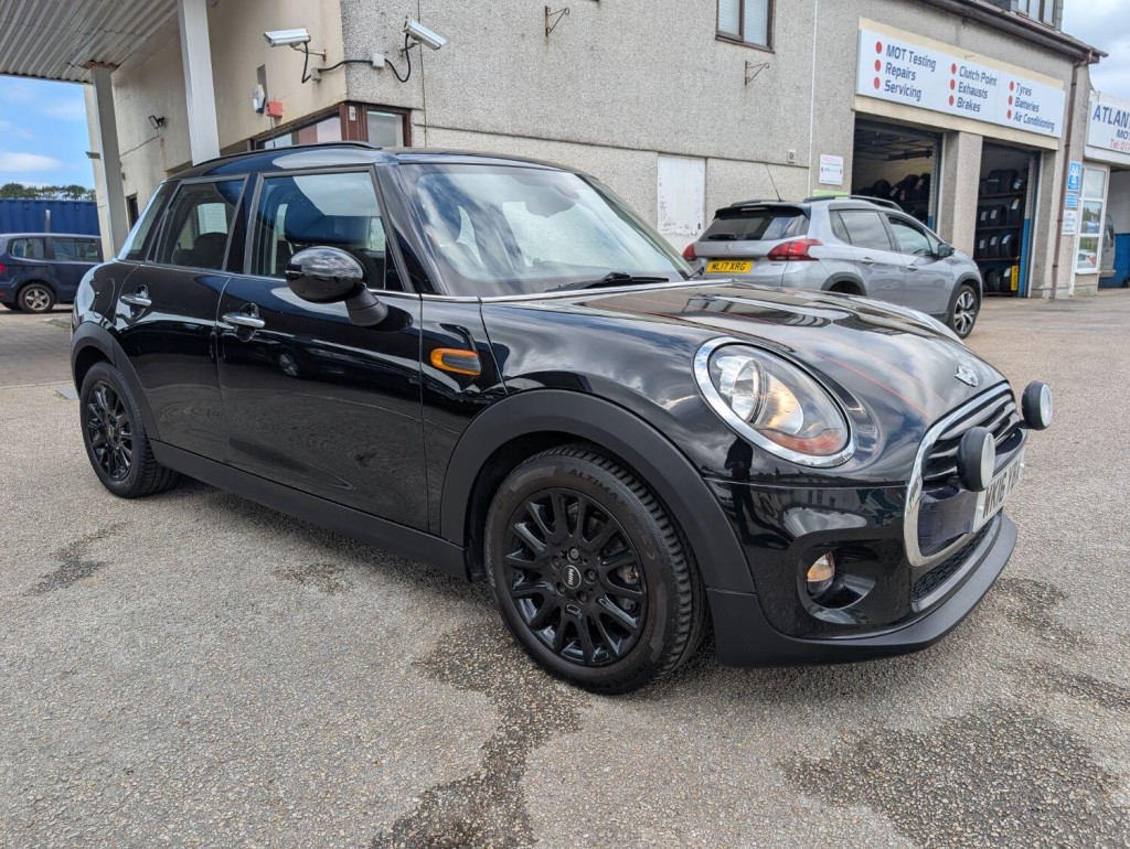 MINI HATCH