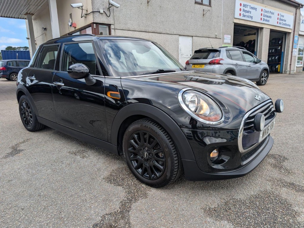 MINI HATCH