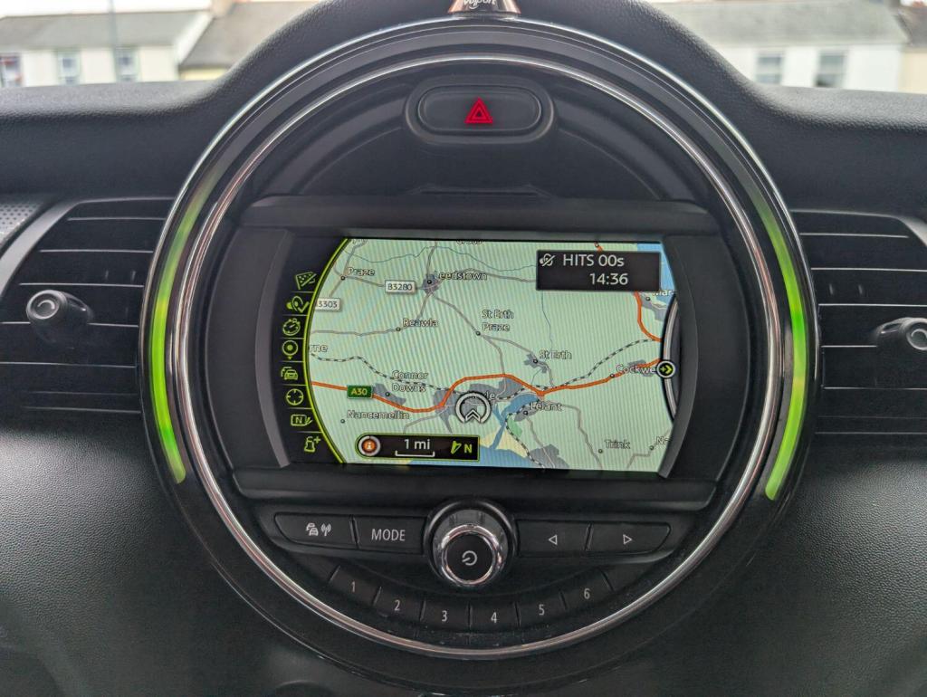 MINI HATCH