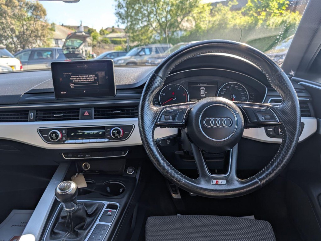 AUDI A4 AVANT