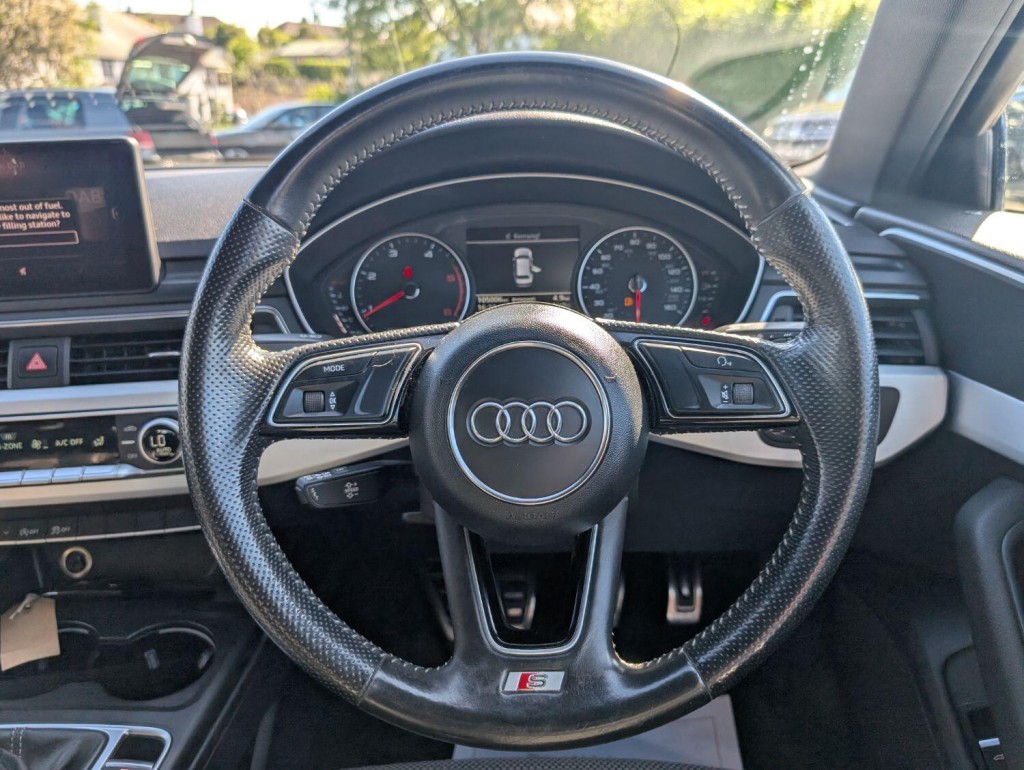 AUDI A4 AVANT