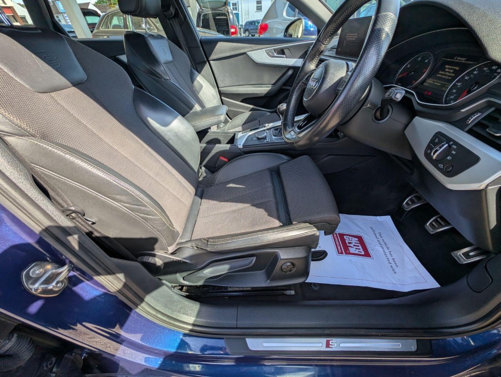 AUDI A4 AVANT