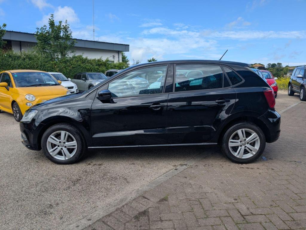 VOLKSWAGEN POLO