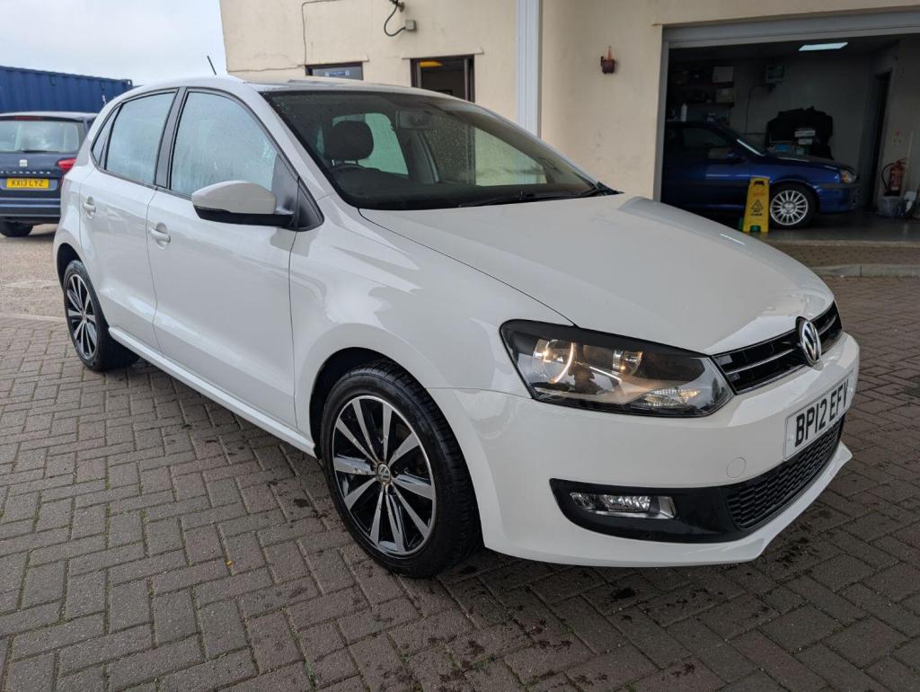 VOLKSWAGEN POLO
