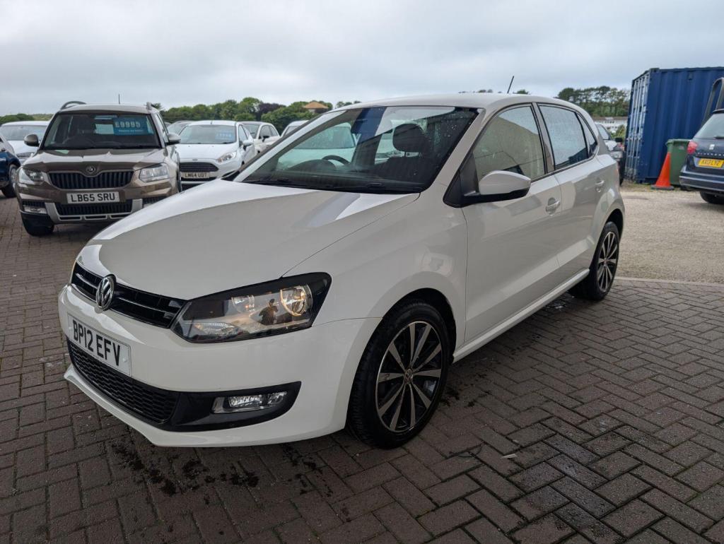 VOLKSWAGEN POLO