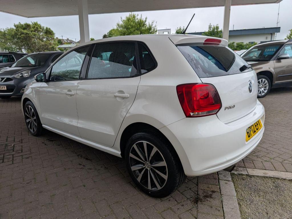 VOLKSWAGEN POLO