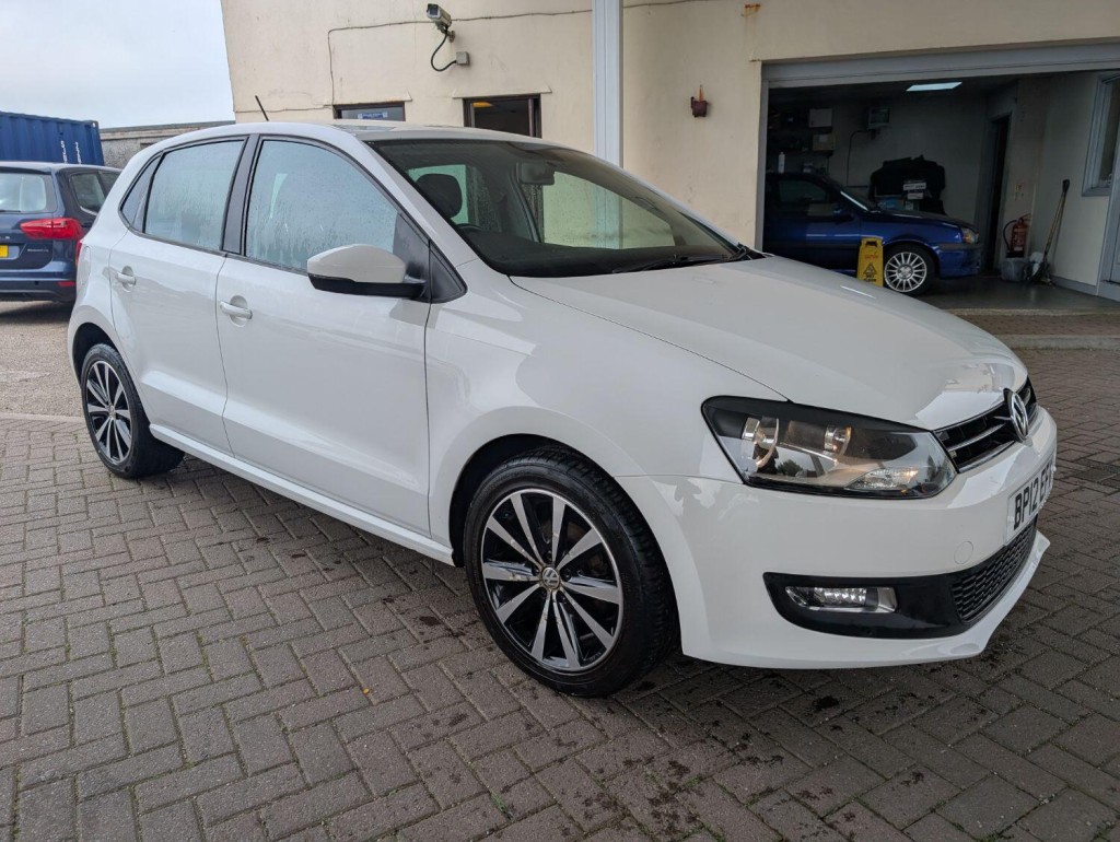 VOLKSWAGEN POLO