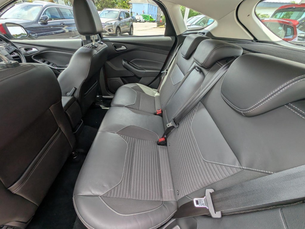 FORD FOCUS