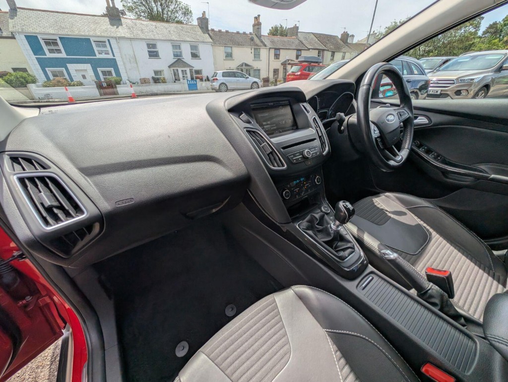 FORD FOCUS