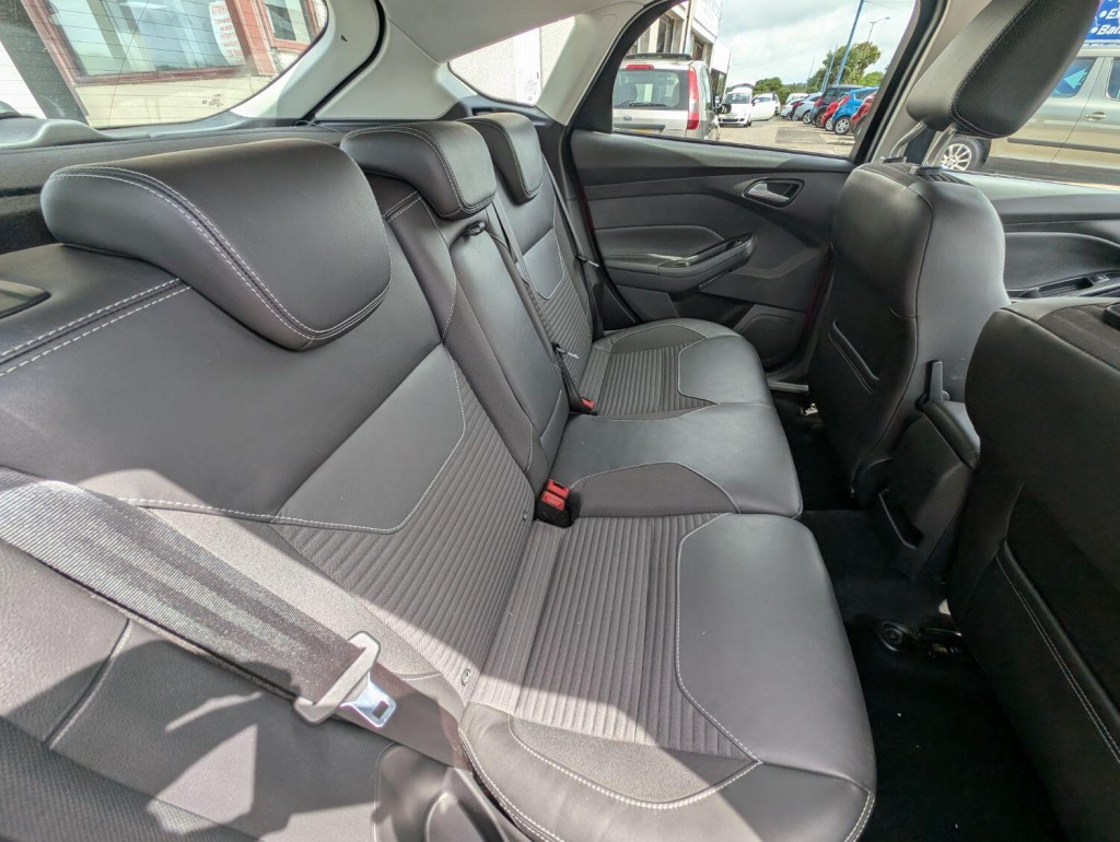 FORD FOCUS
