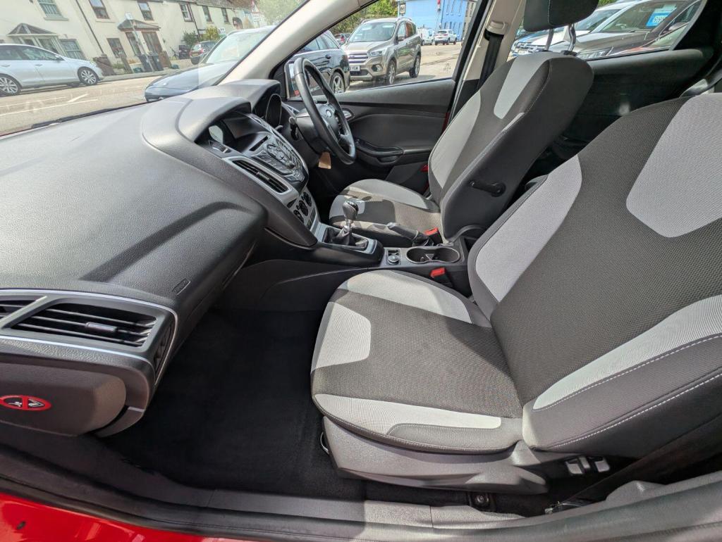 FORD FOCUS