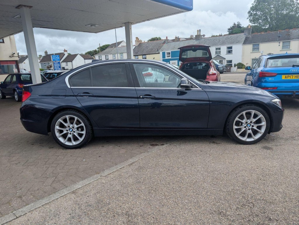 View BMW 3 SERIES 2.0 320d Luxury Saloon