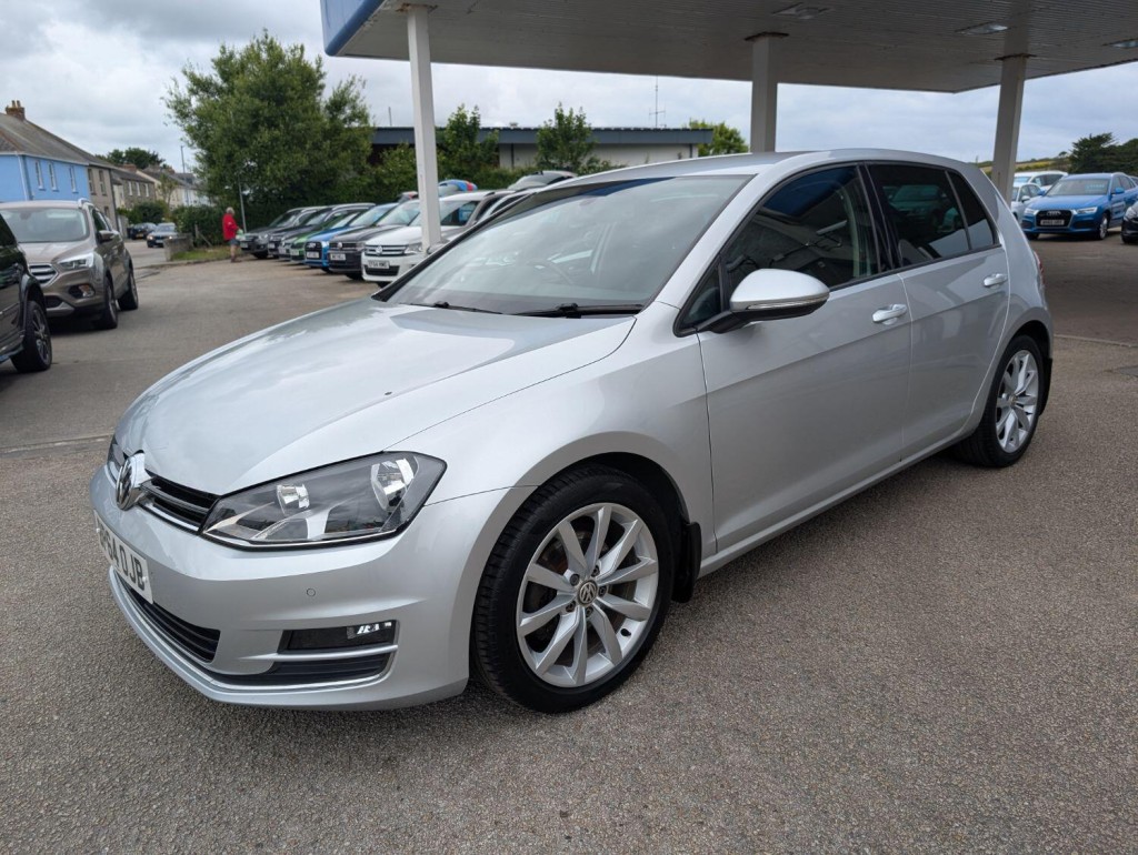 VOLKSWAGEN GOLF