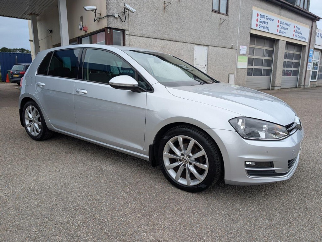 VOLKSWAGEN GOLF