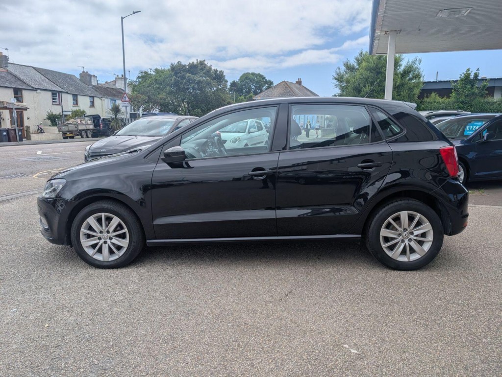 VOLKSWAGEN POLO
