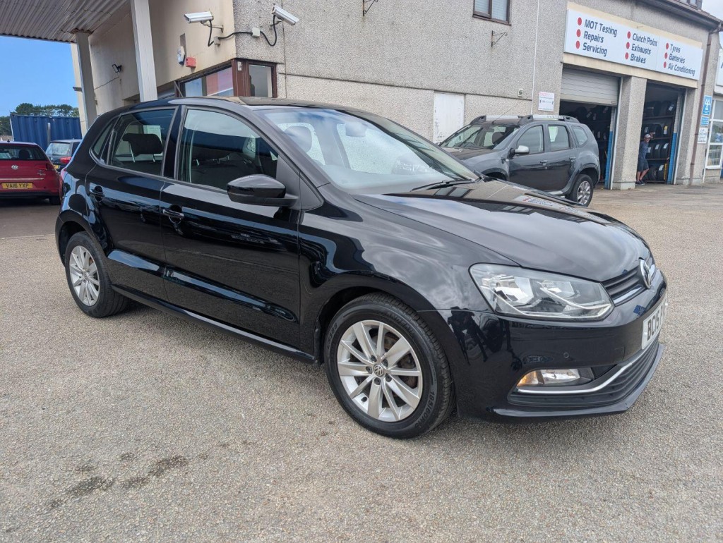 VOLKSWAGEN POLO