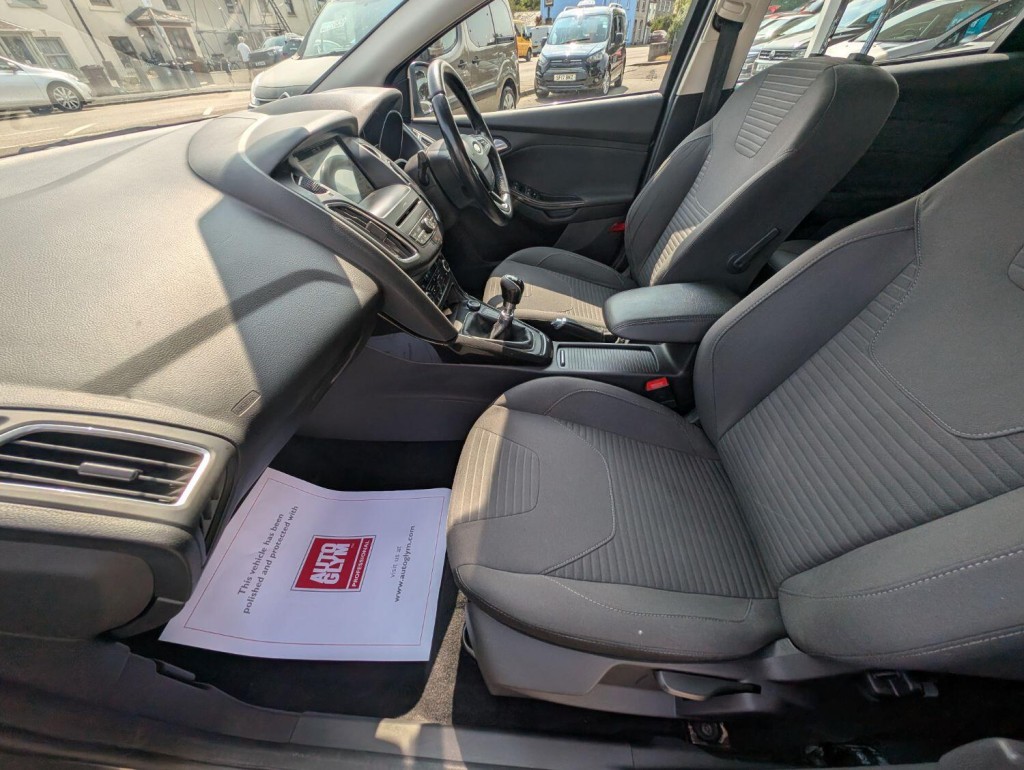 FORD FOCUS